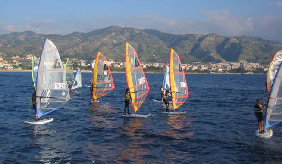 Windsurf, in evidenza il Magna Grecia Wind Club