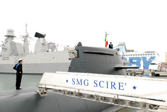 Livorno, consegnata la bandiera di combattimento al sommergibile Scirè