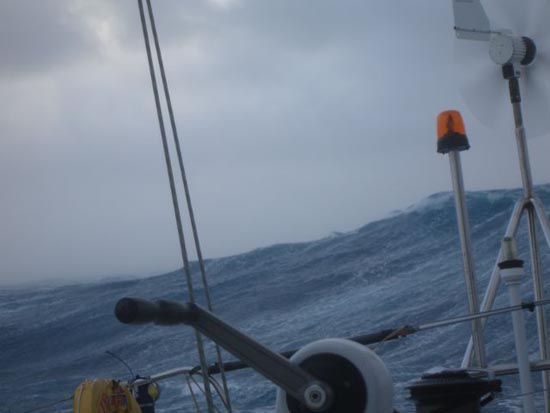 Antarctica Cup, Konyukhov si tiene a Nord per evitare tempeste ed iceberg