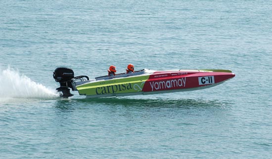 Offshore, pole position e secondo posto in gara per Carpisa Yamamay dei fratelli Testa