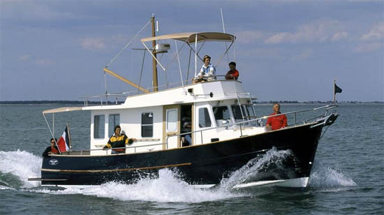 I trawlers Rhea Marine