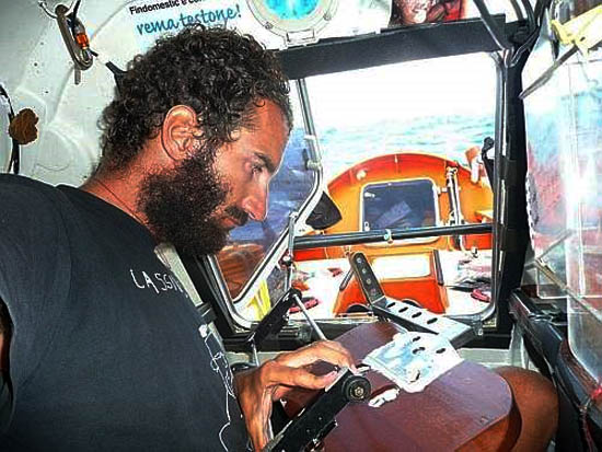 Sul Pacifico in barca a remi, dopo 167 giorni in mare Alex Bellini è affaticato ma sempre combattivo